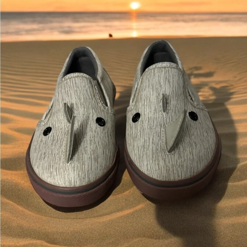 Oshkosh Rhino Slip-On Kids Shoes - Gray. Like new. Size 6.